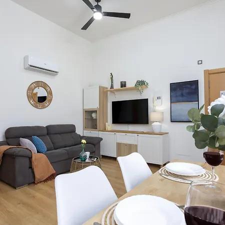 -malagasunapts- Jinetes Chil Pool & Park2 マラガ